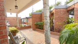 SPLENDID FAMILY HOUSE